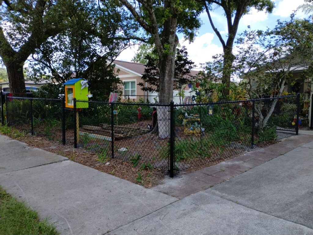 Residential-Grade-4'-High-Black-Chainlink-Lutz-Florida