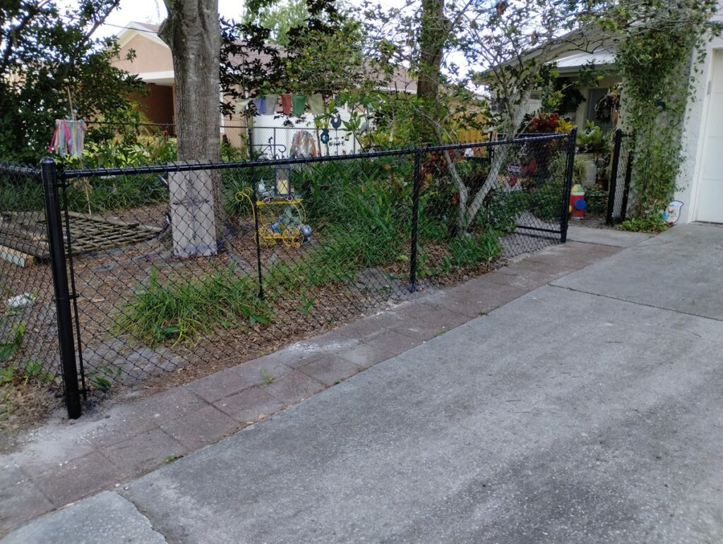 Residential-Grade-4'-High-Black-Chainlink-Lutz-Florida